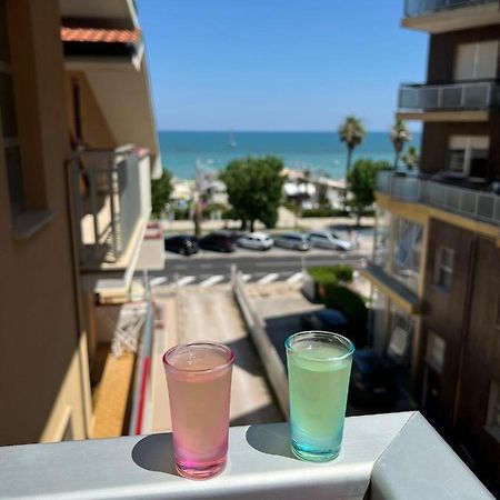 Bella Alba Apartment On The Beach Alba Adriatica Exterior foto